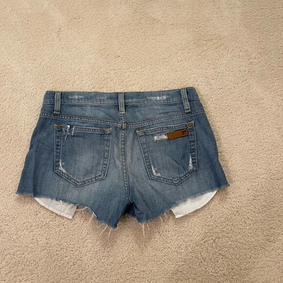 Joe's Jeans Jean Shorts Size 24! Super comfortable material & great condition! - Picture 2 of 4